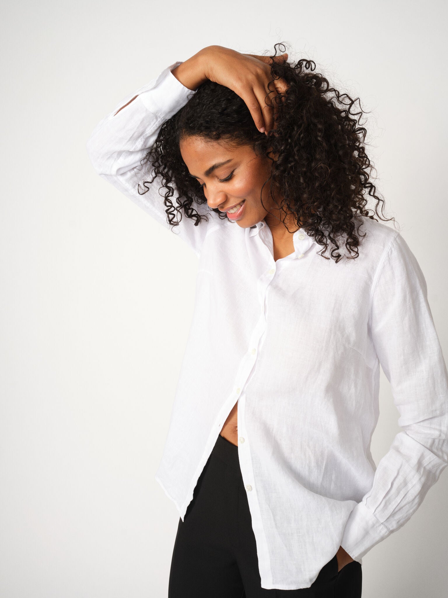 Modelshot / White / Detail